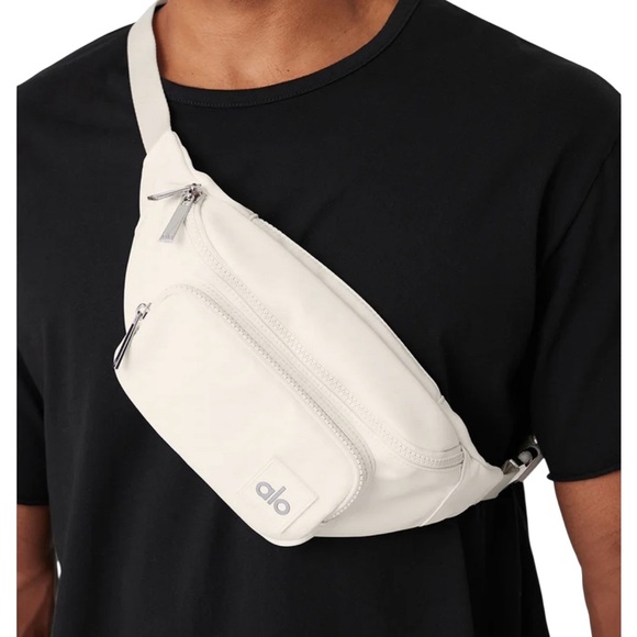 ALO Yoga Unisex Explorer Fanny Pack in Ivory - Picture 2 of 5